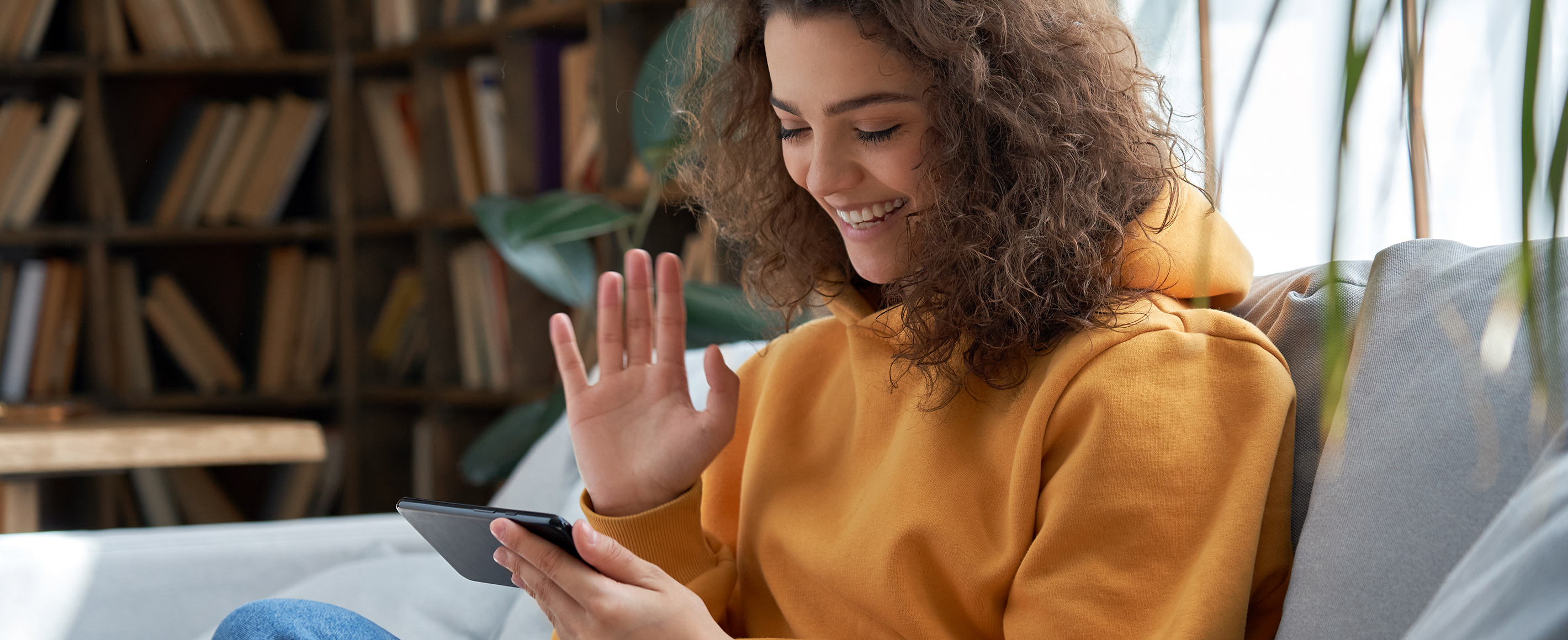 Top 5 tips to stay connected with family and friends while teaching internationally